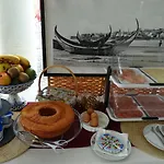Casa Pinha בית הארחה פיגואיירה דה פוז