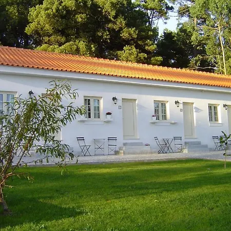 Guest house Casa Pinha 3*