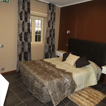 Casa Pinha Πανσιόν Figueira da Foz