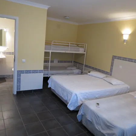 Πανσιόν Casa Pinha 3*