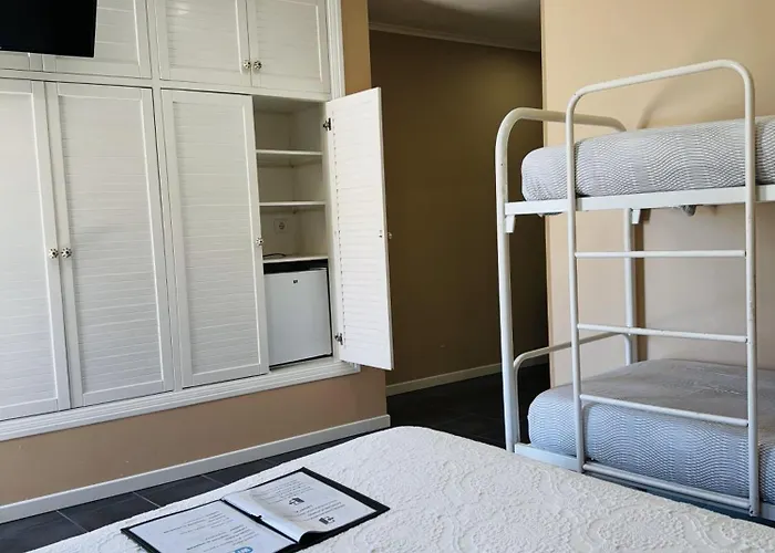 Casa Pinha Гостевой дом Фигейра-да-Фош